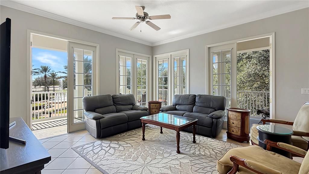 Под контрактом: $299,000 (3 спален, 2 ванн, 1419 Квадратных фут)