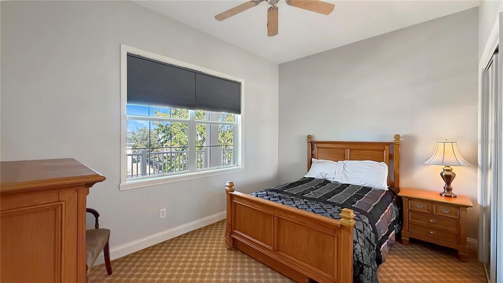 Под контрактом: $299,000 (3 спален, 2 ванн, 1419 Квадратных фут)