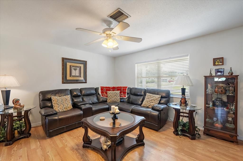 For Sale: $370,000 (3 beds, 2 baths, 1120 Square Feet)