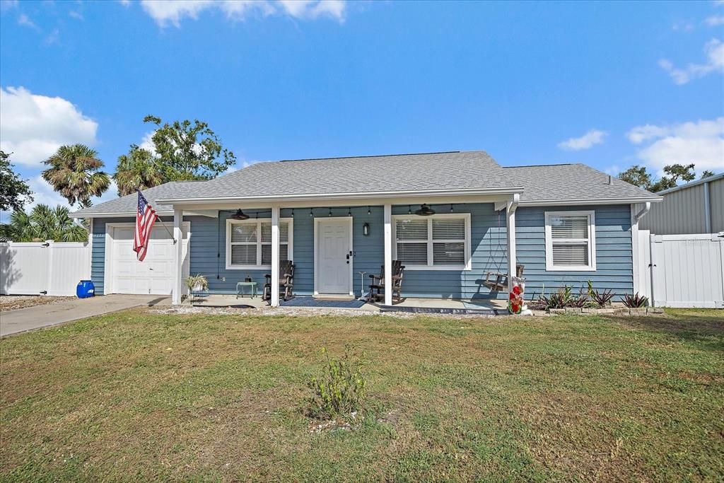 For Sale: $370,000 (3 beds, 2 baths, 1120 Square Feet)