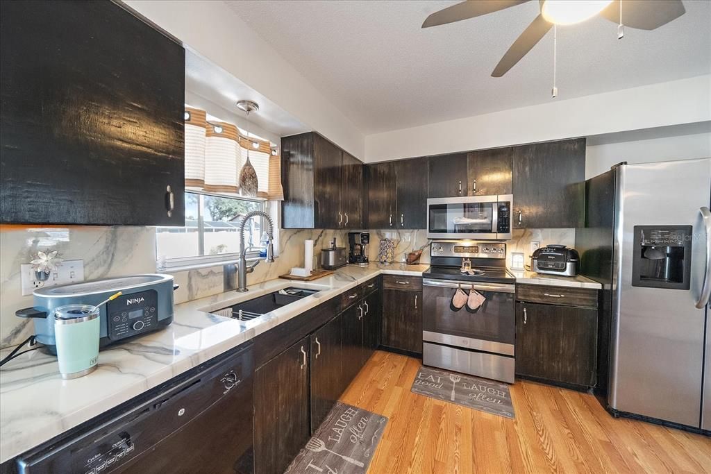 For Sale: $370,000 (3 beds, 2 baths, 1120 Square Feet)