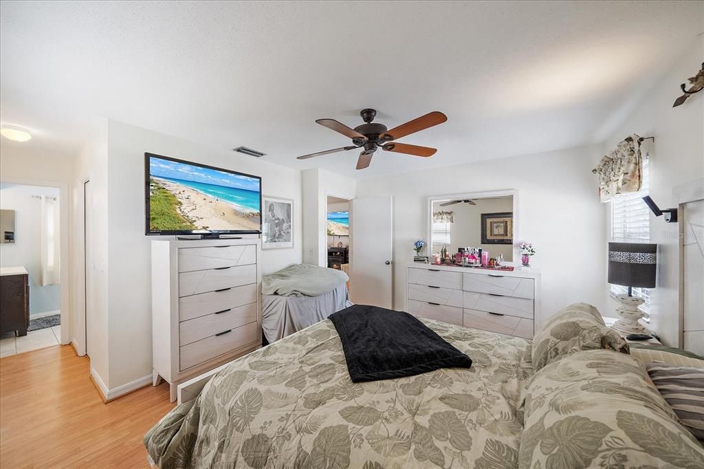 For Sale: $370,000 (3 beds, 2 baths, 1120 Square Feet)