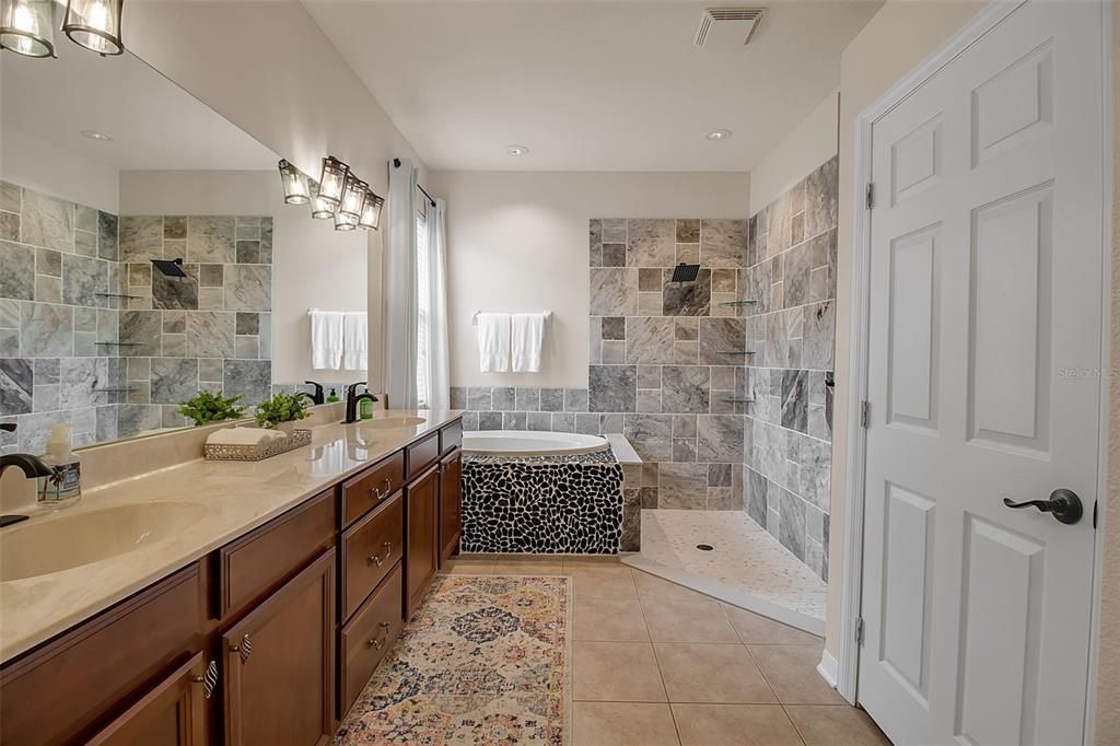 For Sale: $489,900 (4 beds, 3 baths, 2289 Square Feet)