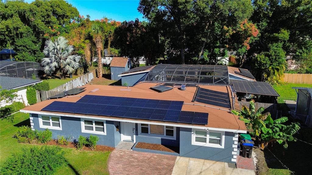 Activo con contrato: $549,000 (4 camas, 3 baños, 2421 Pies cuadrados)