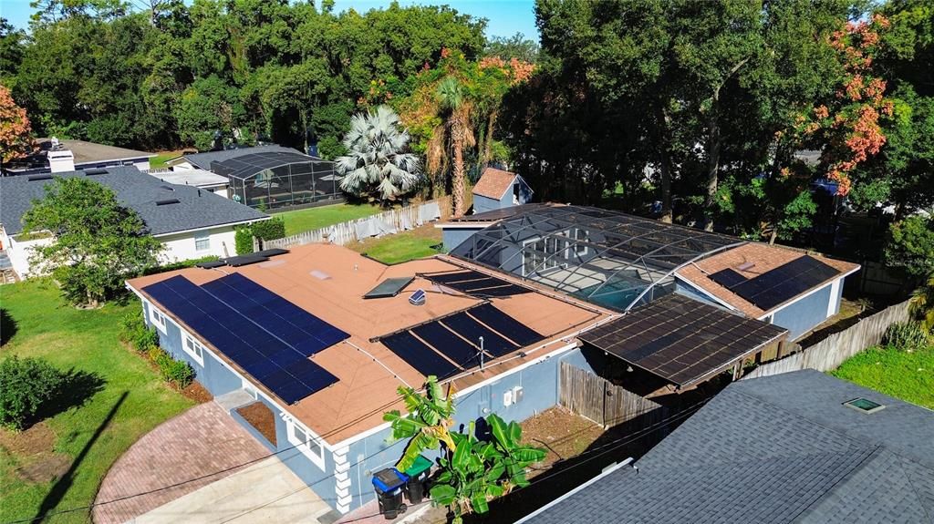 Activo con contrato: $549,000 (4 camas, 3 baños, 2421 Pies cuadrados)