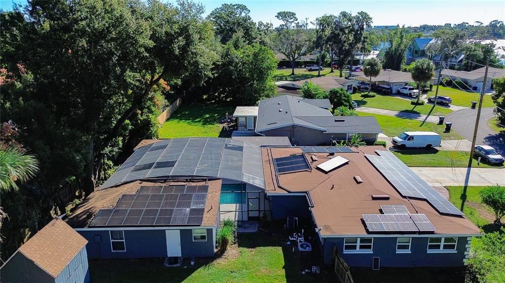 Activo con contrato: $549,000 (4 camas, 3 baños, 2421 Pies cuadrados)