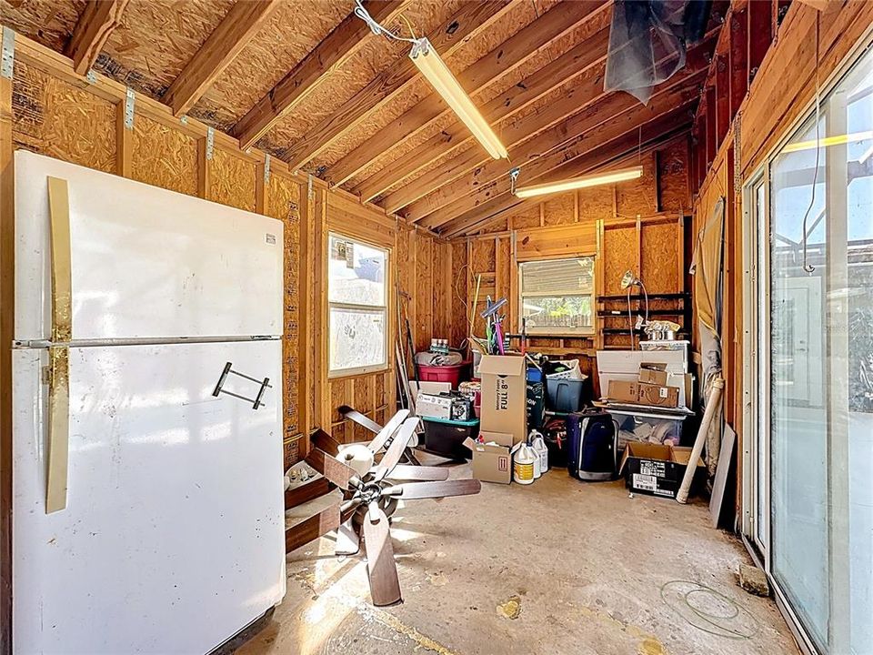 Activo con contrato: $549,000 (4 camas, 3 baños, 2421 Pies cuadrados)