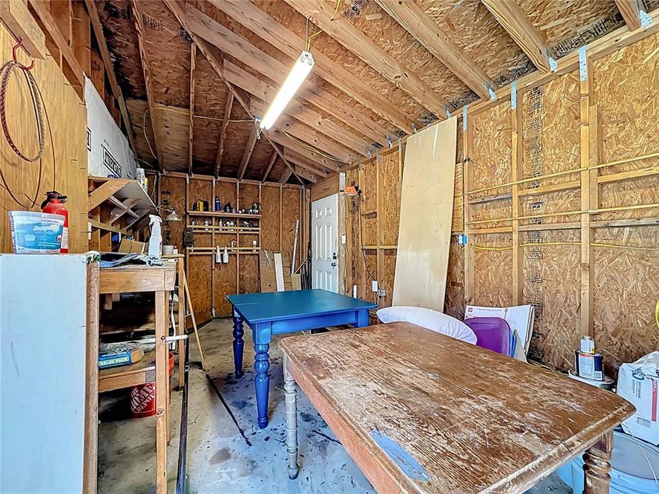 Activo con contrato: $549,000 (4 camas, 3 baños, 2421 Pies cuadrados)