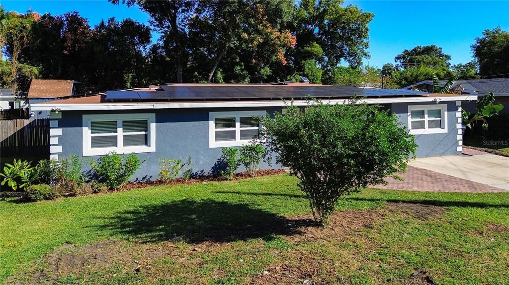 Activo con contrato: $549,000 (4 camas, 3 baños, 2421 Pies cuadrados)