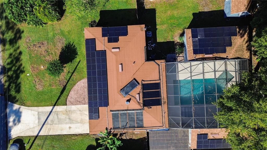 Activo con contrato: $549,000 (4 camas, 3 baños, 2421 Pies cuadrados)