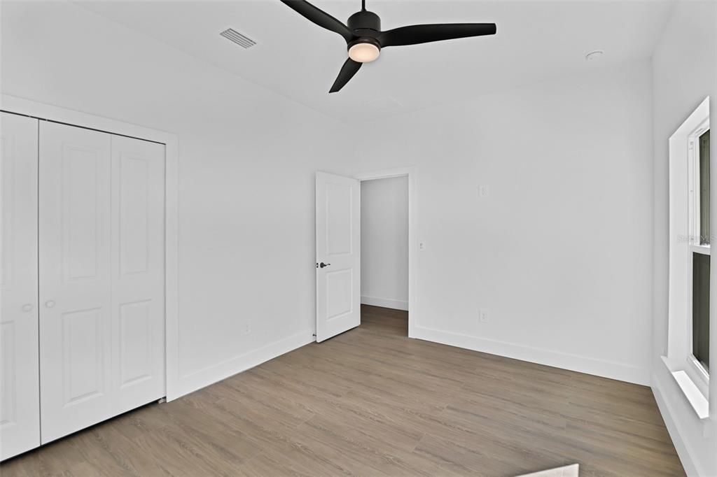 For Sale: $270,000 (3 beds, 2 baths, 1352 Square Feet)