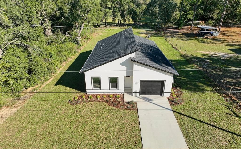 For Sale: $270,000 (3 beds, 2 baths, 1352 Square Feet)