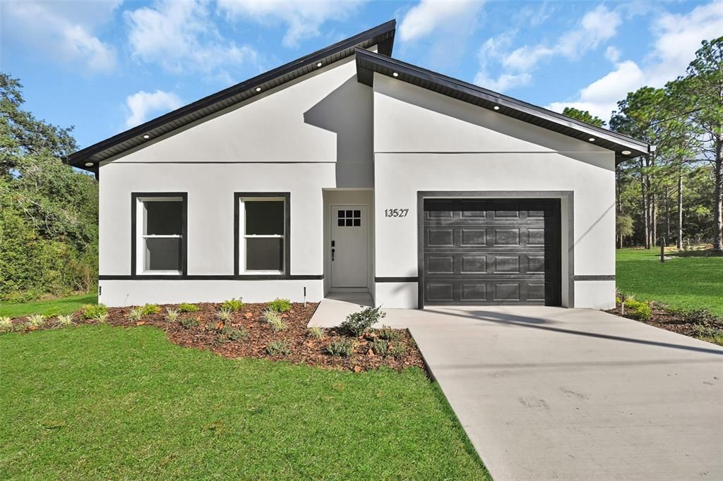 For Sale: $270,000 (3 beds, 2 baths, 1352 Square Feet)