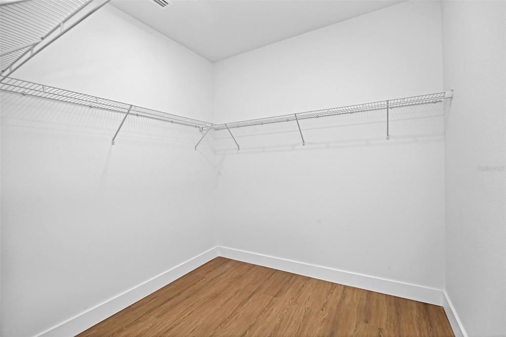 For Sale: $270,000 (3 beds, 2 baths, 1352 Square Feet)