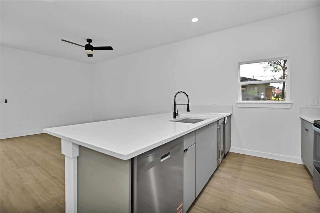 For Sale: $270,000 (3 beds, 2 baths, 1352 Square Feet)