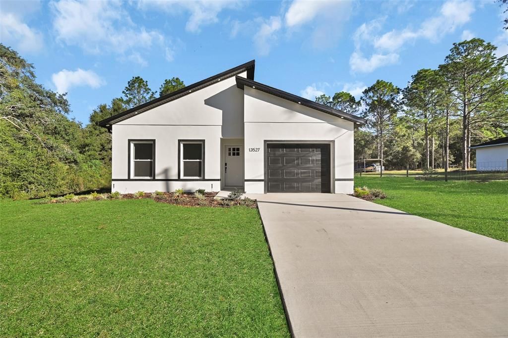 For Sale: $270,000 (3 beds, 2 baths, 1352 Square Feet)