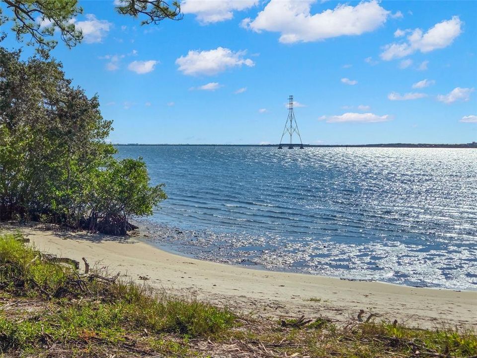 Active With Contract: $319,900 (3 beds, 2 baths, 1100 Square Feet)