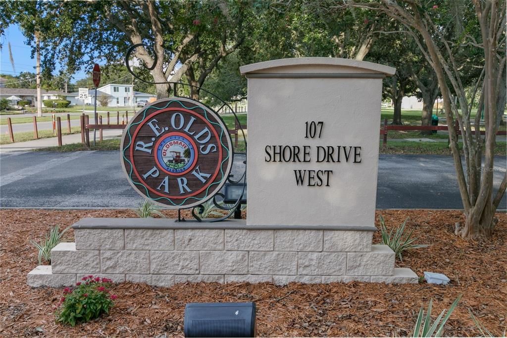 Active With Contract: $319,900 (3 beds, 2 baths, 1100 Square Feet)