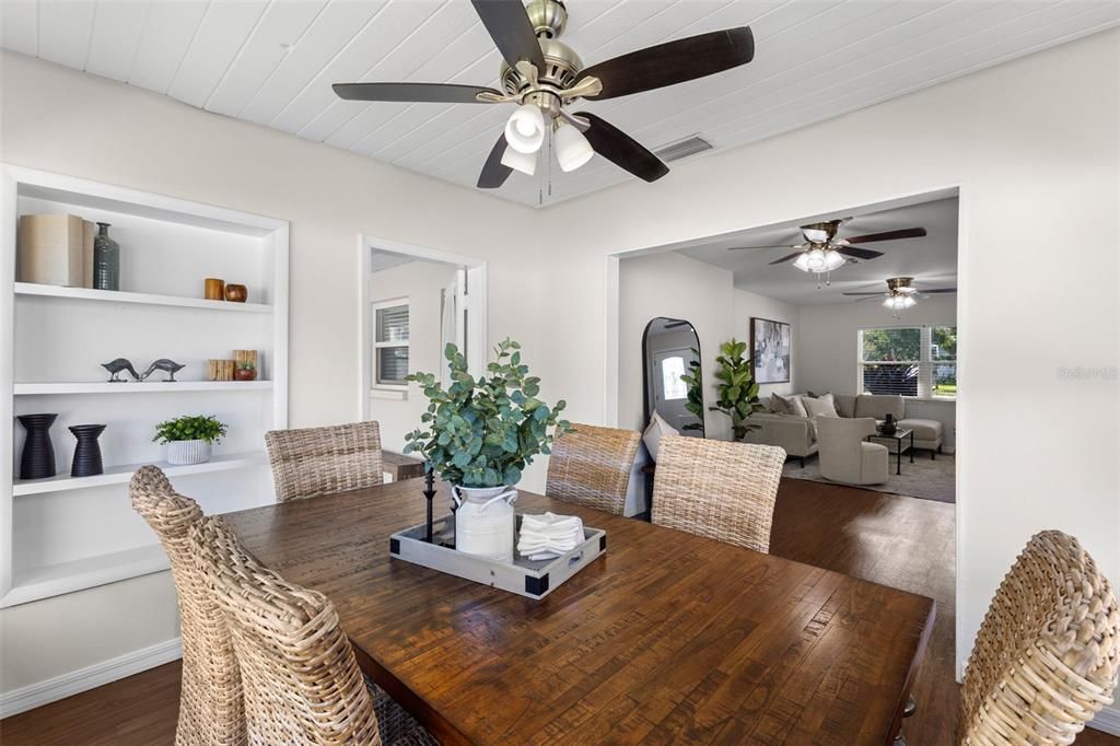 Active With Contract: $319,900 (3 beds, 2 baths, 1100 Square Feet)