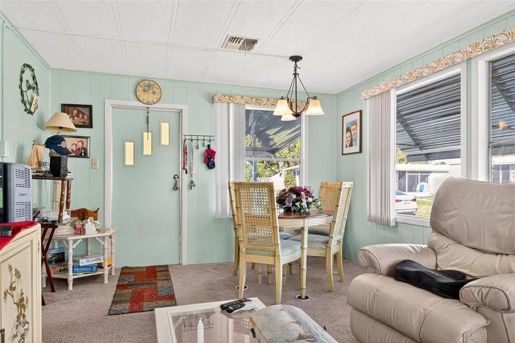 待售: $120,000 (2 贝兹, 2 浴室, 1248 平方英尺)