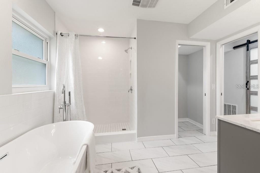 For Sale: $575,000 (4 beds, 3 baths, 2337 Square Feet)