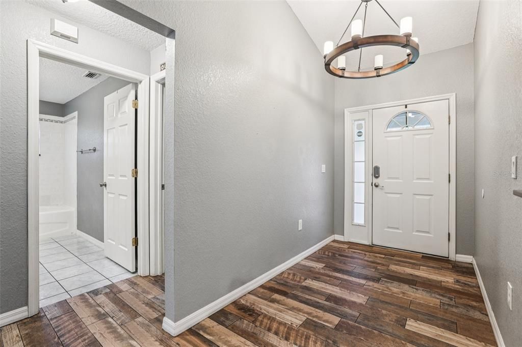 For Sale: $425,000 (3 beds, 2 baths, 1644 Square Feet)