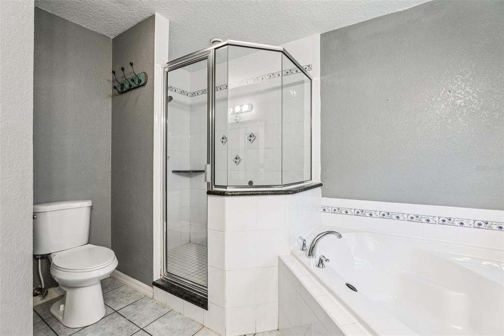 For Sale: $425,000 (3 beds, 2 baths, 1644 Square Feet)