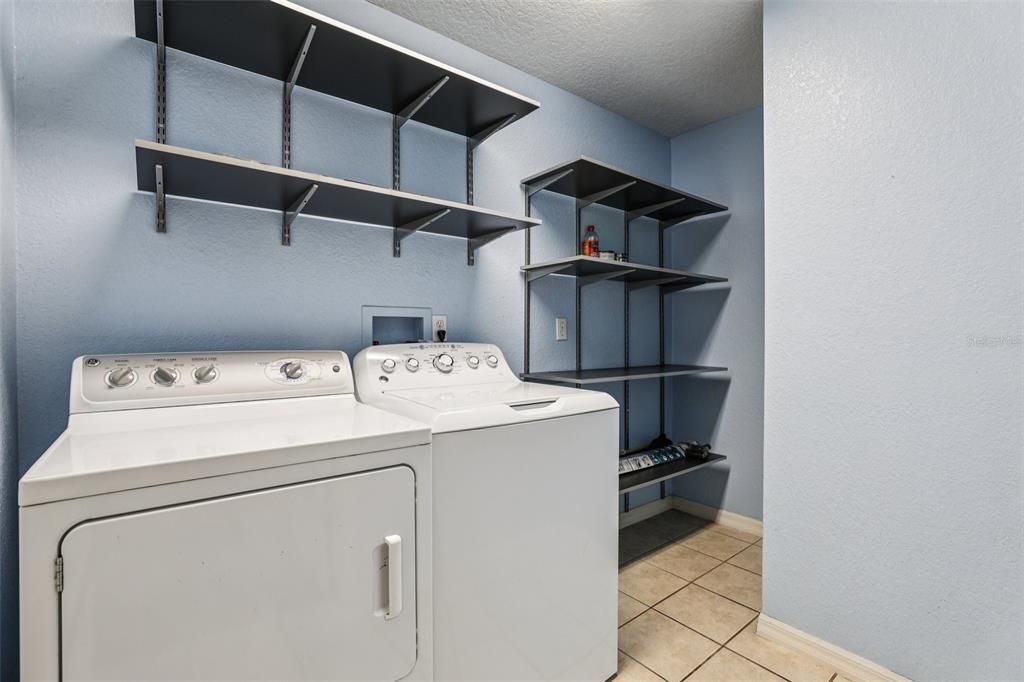 For Sale: $425,000 (3 beds, 2 baths, 1644 Square Feet)