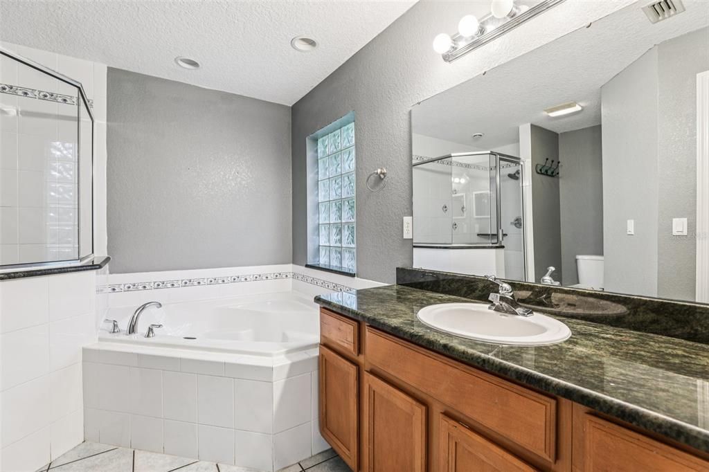 For Sale: $425,000 (3 beds, 2 baths, 1644 Square Feet)