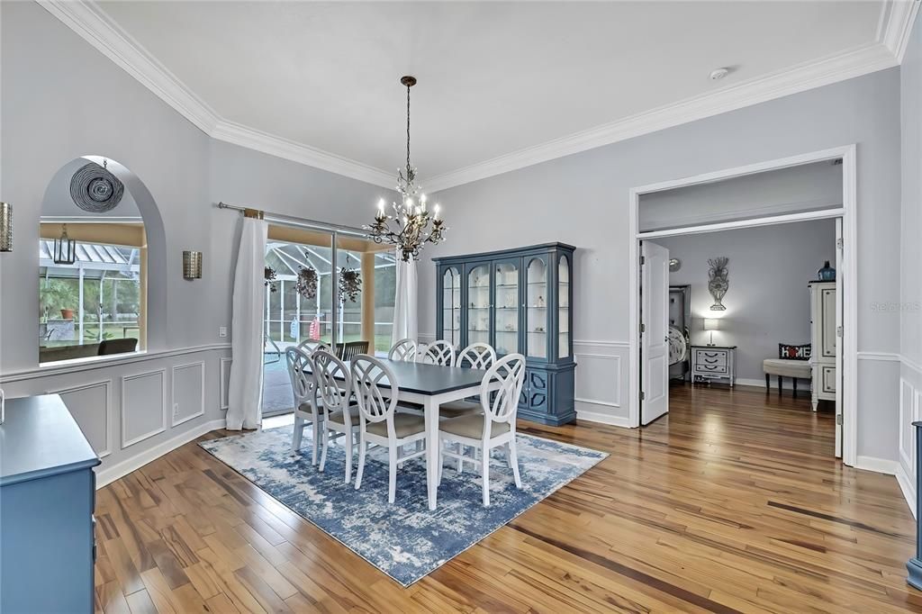 合同活跃: $620,000 (4 贝兹, 3 浴室, 2476 平方英尺)