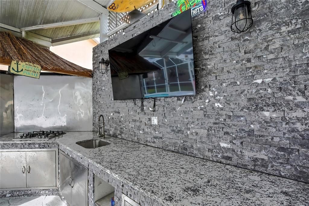 合同活跃: $620,000 (4 贝兹, 3 浴室, 2476 平方英尺)