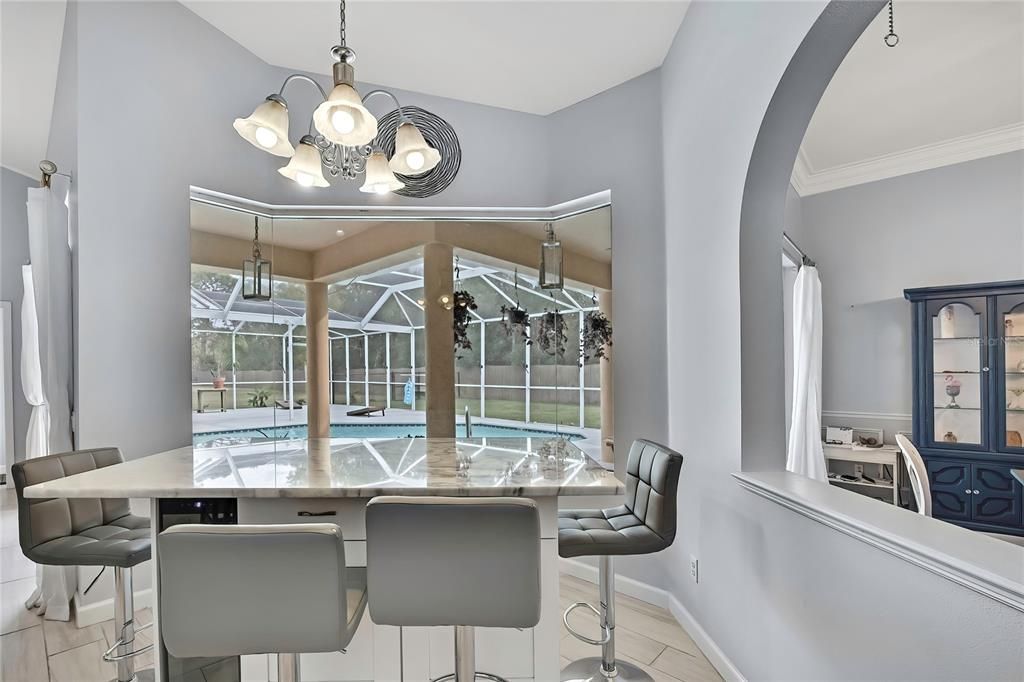 合同活跃: $620,000 (4 贝兹, 3 浴室, 2476 平方英尺)