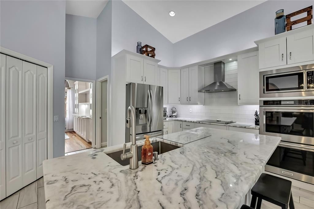 合同活跃: $620,000 (4 贝兹, 3 浴室, 2476 平方英尺)