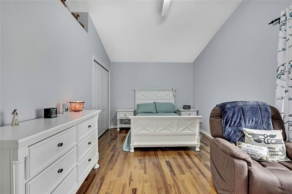 合同活跃: $620,000 (4 贝兹, 3 浴室, 2476 平方英尺)