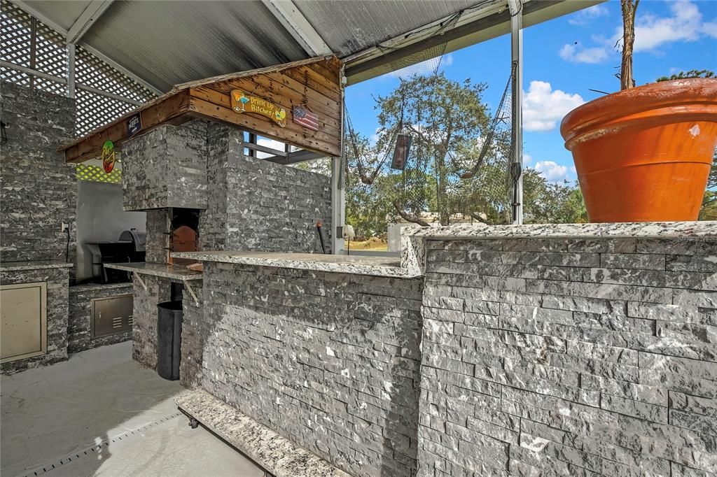 合同活跃: $620,000 (4 贝兹, 3 浴室, 2476 平方英尺)