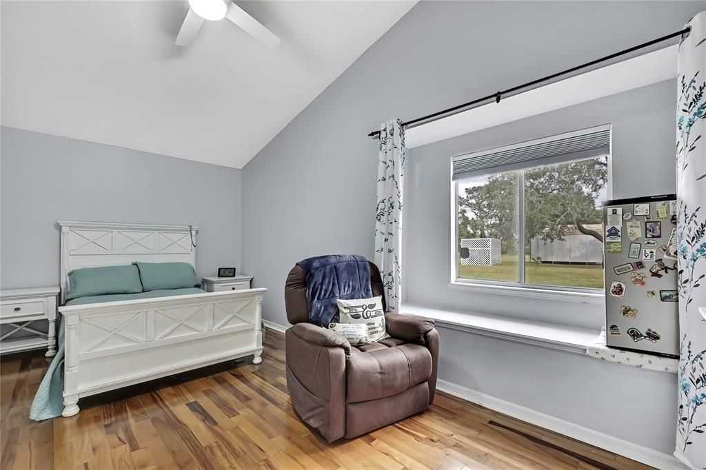 合同活跃: $620,000 (4 贝兹, 3 浴室, 2476 平方英尺)