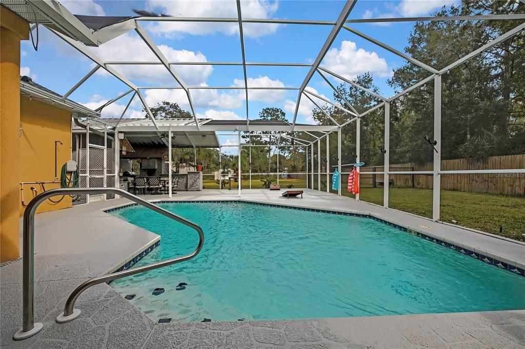 合同活跃: $620,000 (4 贝兹, 3 浴室, 2476 平方英尺)