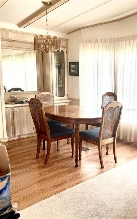 На продажу: $164,500 (2 спален, 2 ванн, 1056 Квадратных фут)