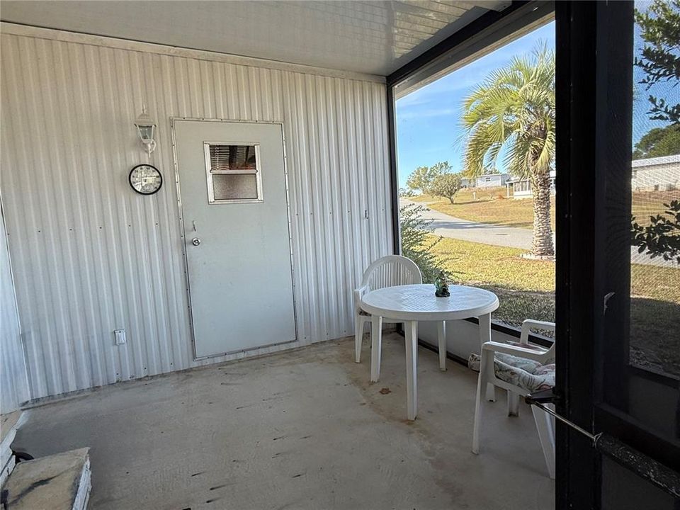 На продажу: $164,500 (2 спален, 2 ванн, 1056 Квадратных фут)