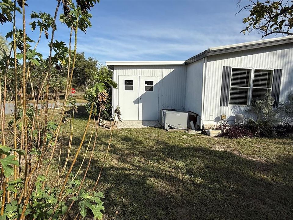 На продажу: $164,500 (2 спален, 2 ванн, 1056 Квадратных фут)