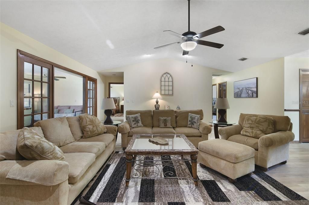 For Sale: $419,900 (3 beds, 2 baths, 2651 Square Feet)