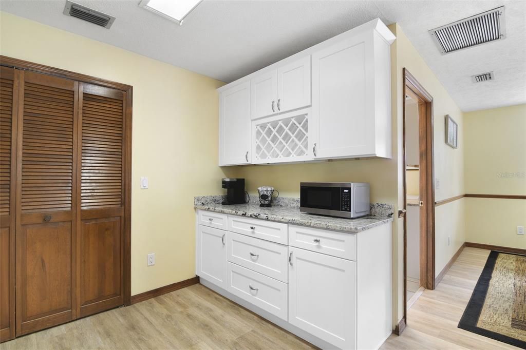 For Sale: $419,900 (3 beds, 2 baths, 2651 Square Feet)