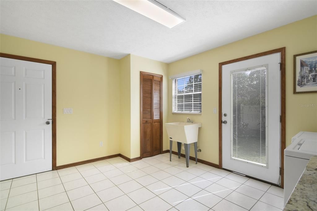 For Sale: $419,900 (3 beds, 2 baths, 2651 Square Feet)