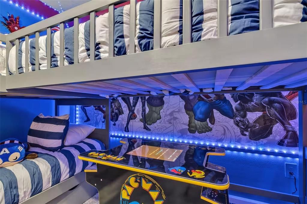 For Sale: $399,000 (4 beds, 3 baths, 1914 Square Feet)