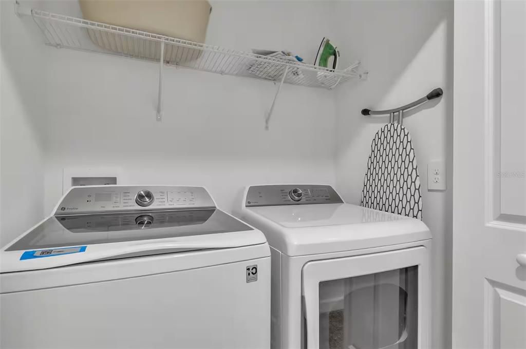 For Sale: $399,000 (4 beds, 3 baths, 1914 Square Feet)