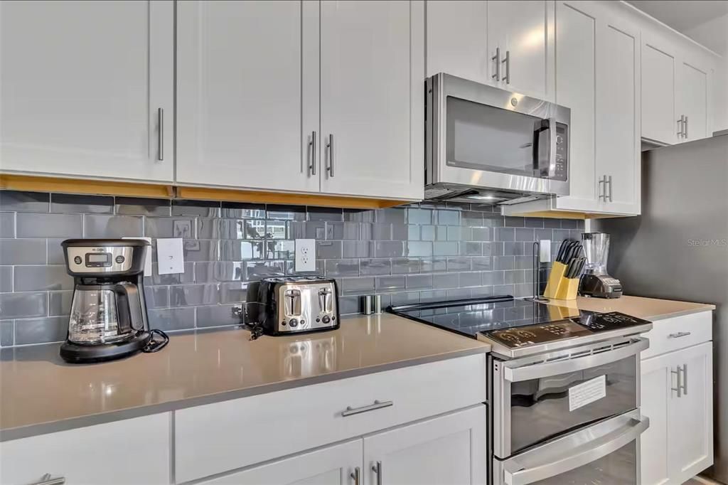 For Sale: $399,000 (4 beds, 3 baths, 1914 Square Feet)