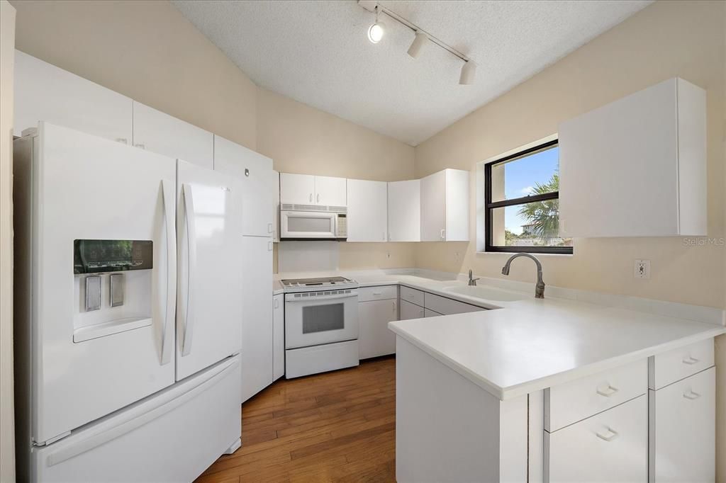 Active With Contract: $359,000 (3 beds, 2 baths, 1899 Square Feet)