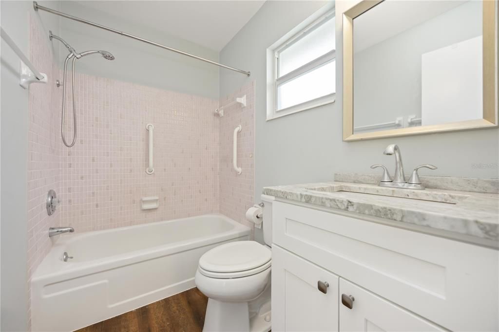 For Sale: $226,900 (2 beds, 2 baths, 1195 Square Feet)