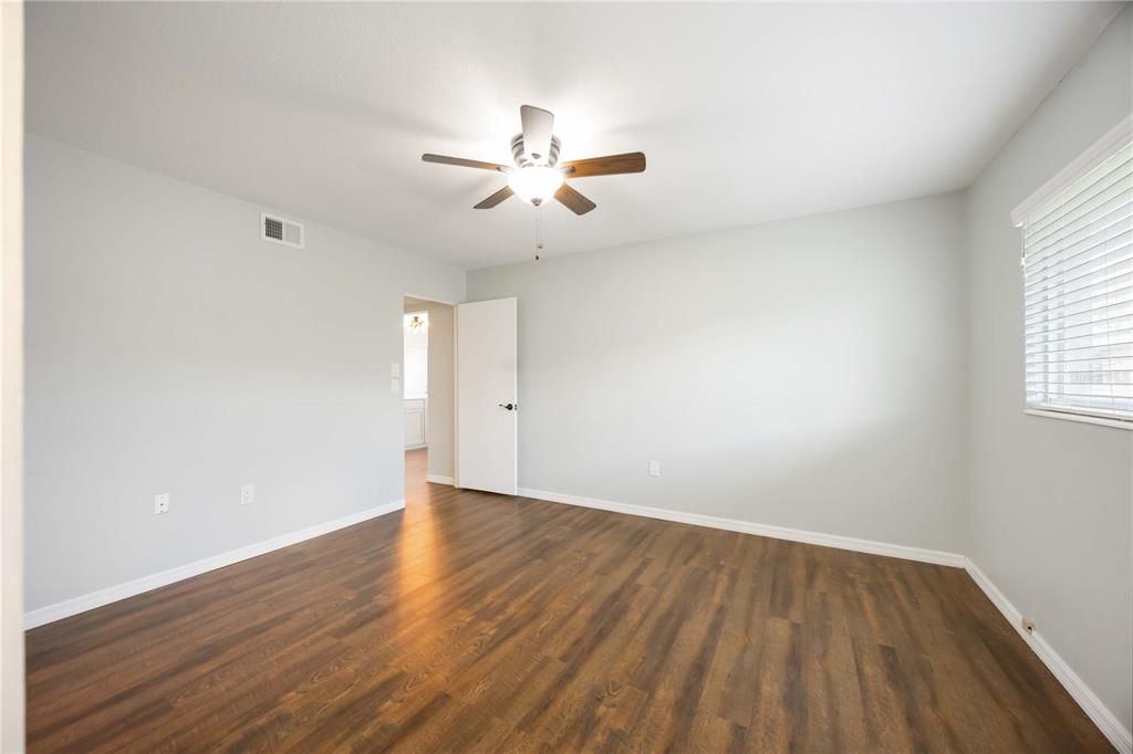 For Sale: $226,900 (2 beds, 2 baths, 1195 Square Feet)