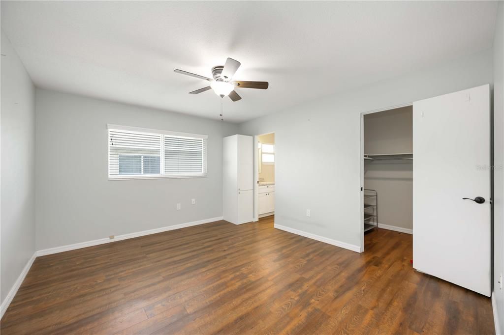 For Sale: $226,900 (2 beds, 2 baths, 1195 Square Feet)